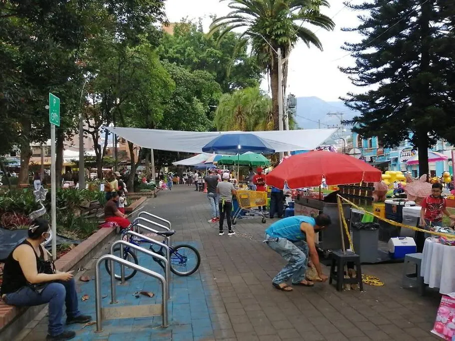 Alojamiento Guadalupe 103 Medellín